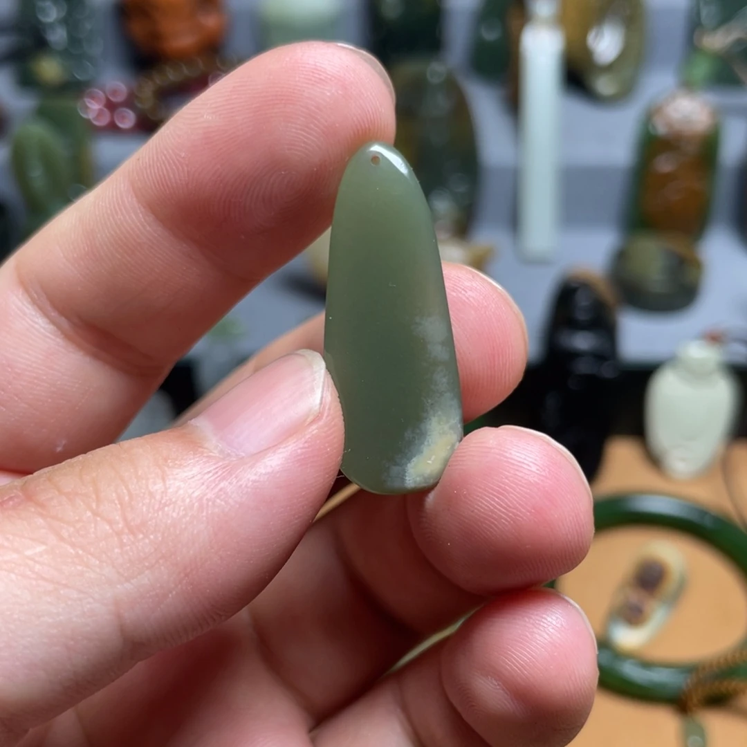 海***眠和田玉未镶嵌挂件