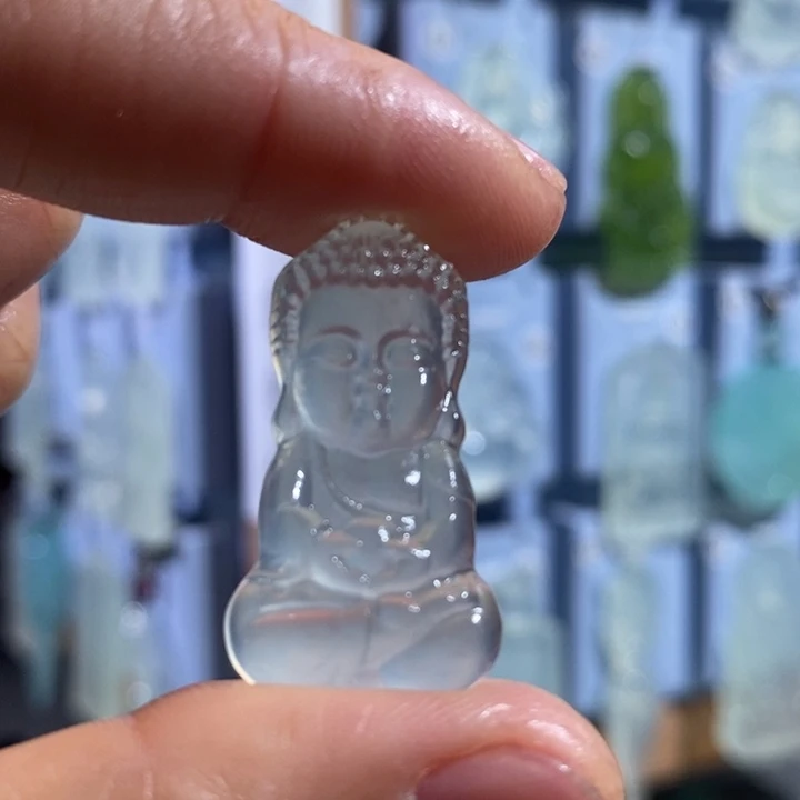 岫玉未镶嵌颈饰吊坠