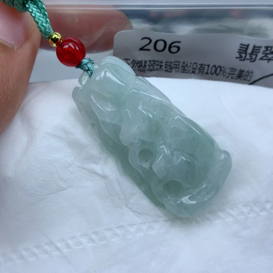 翡翠颈饰未镶嵌牌子