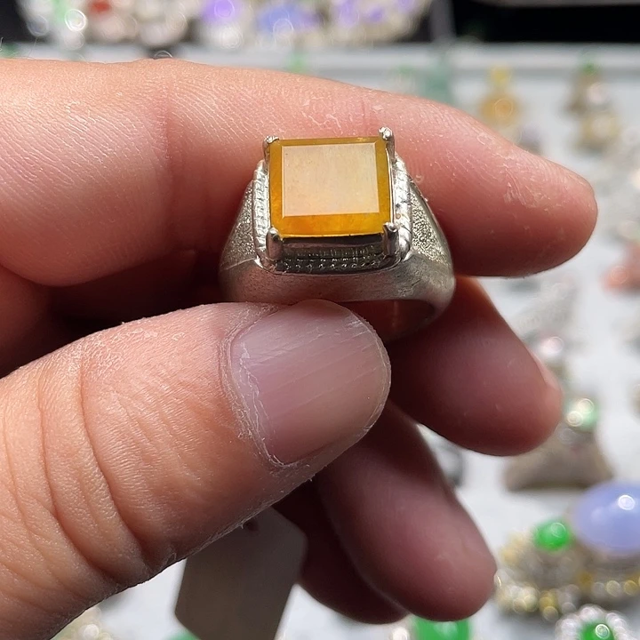 翡翠裸石冰黄翡马鞍铜托