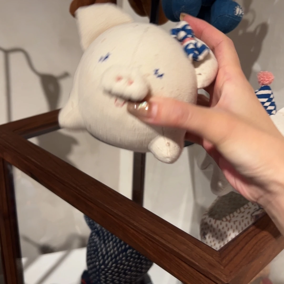 瓷片陶瓷。      陶瓷。