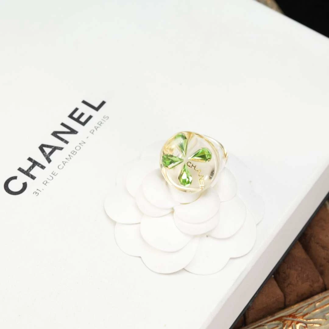 95新 Chanel/香奈儿 柚礼中古/香奈儿亚克力绿四叶草戒指nh509036
