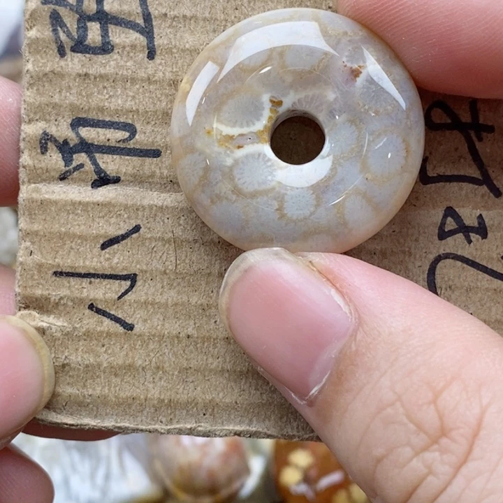 硅化珊瑚（珊瑚玉）未镶嵌颈饰A****e