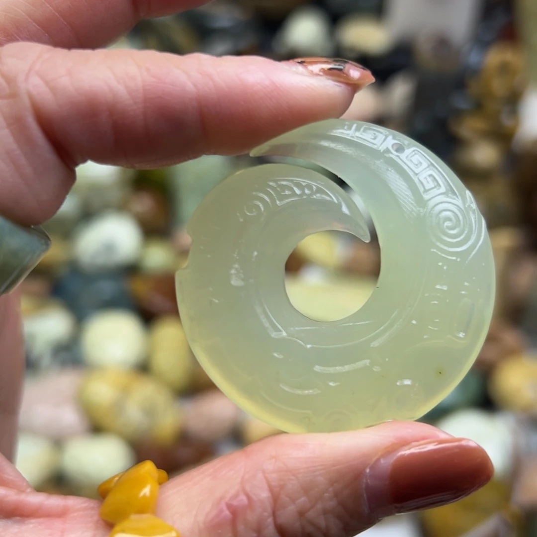 岫玉未镶嵌颈饰岫玉扭转乾坤