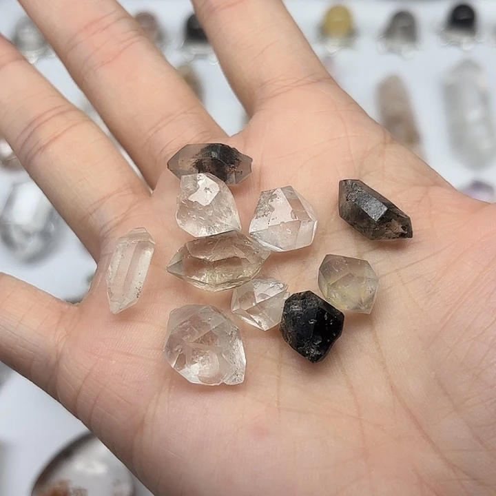 水晶未镶嵌颈饰10颗闪灵钻