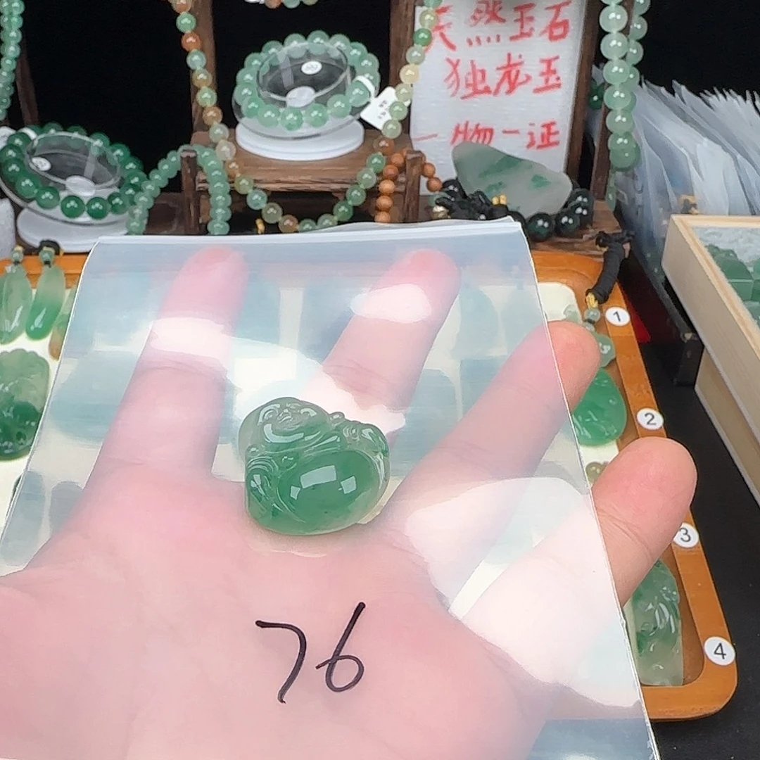 石英质玉颈饰未镶嵌T****n