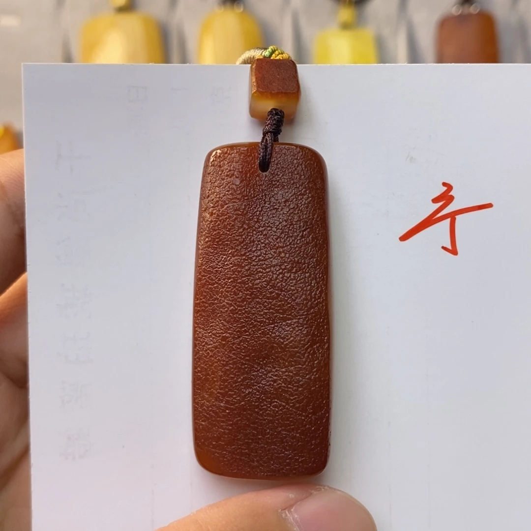 未镶嵌琥珀珠宝奇石