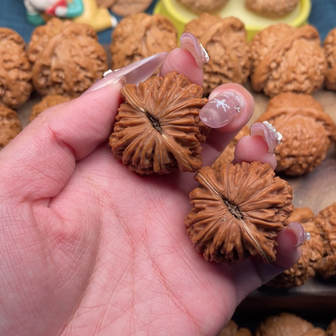 文玩核桃把件精配汉高楼37