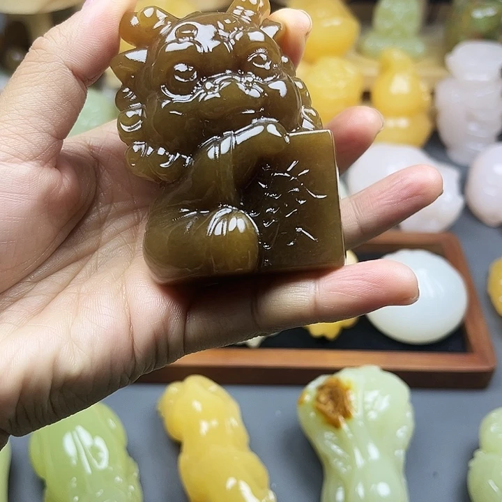 石材卢****）玉石雕刻品