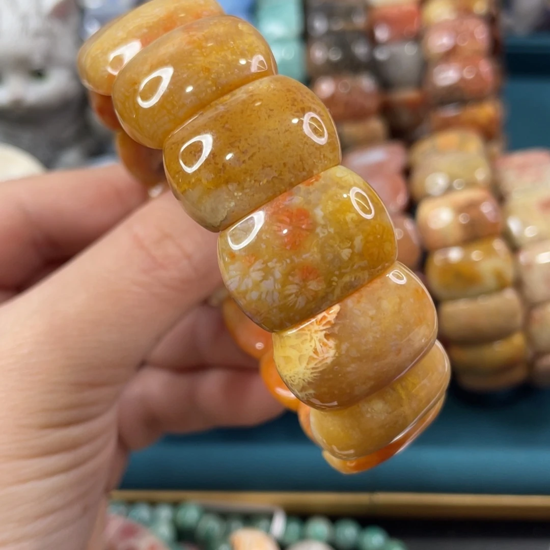 未镶嵌手镯硅化玉