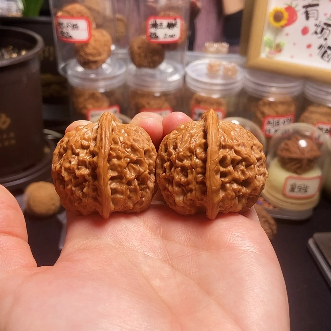 文玩核桃吊坠43金麒麟