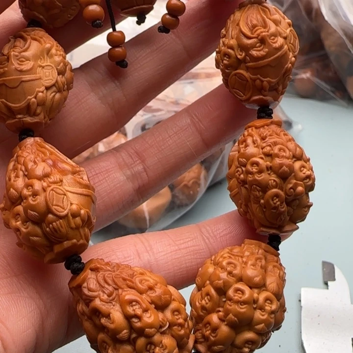 橄榄核手串雕刻工艺