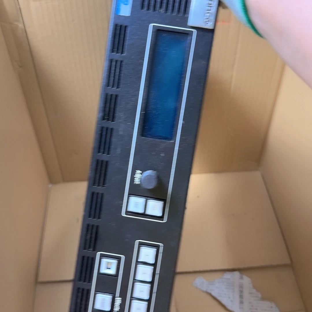 葡****?中古商品，瑕疵品，不保好坏。144