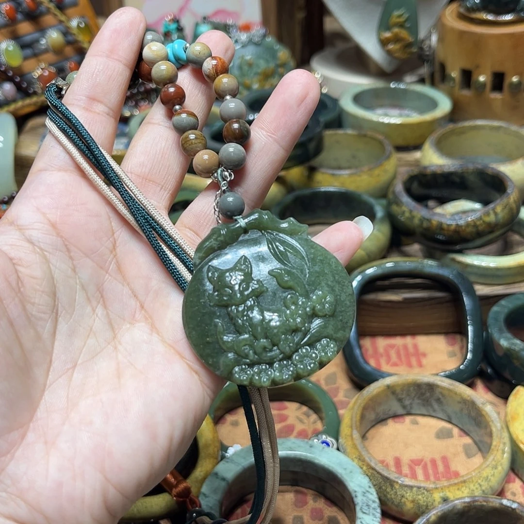 岫岩河磨玉（透闪石质玉）吊坠未镶嵌?*乐