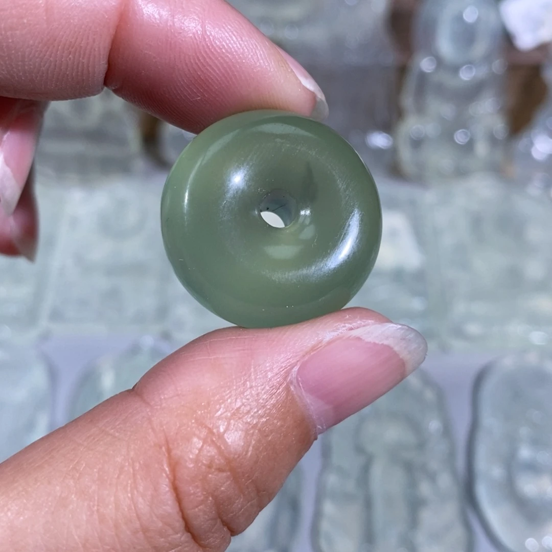 未镶嵌岫玉颈饰吊坠