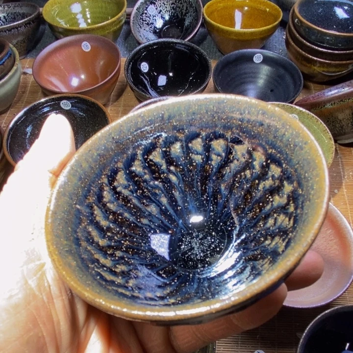 茶盏j****。你是我的眼里有