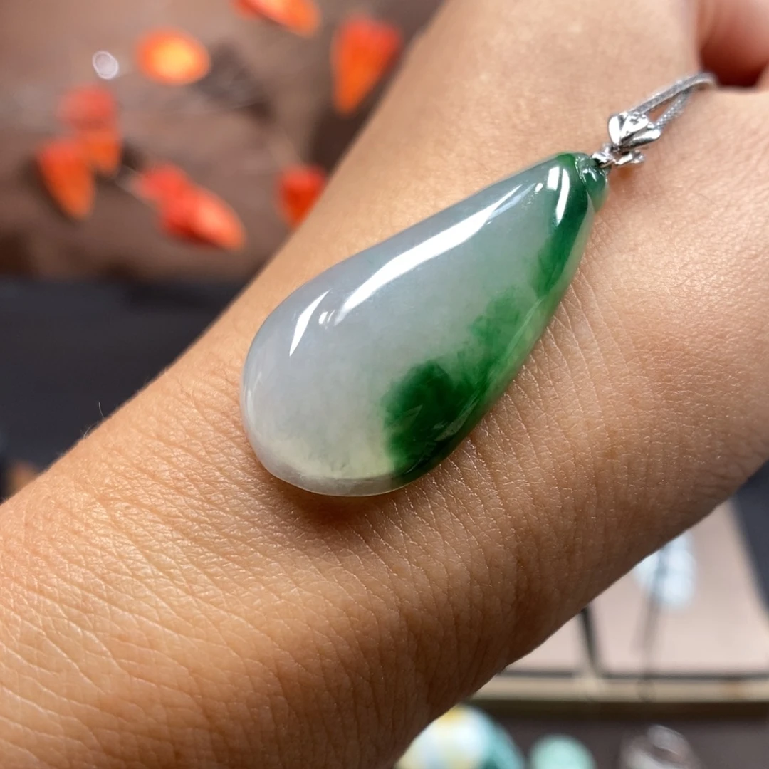 【闪购商品】颈饰银S925镶嵌翡翠43