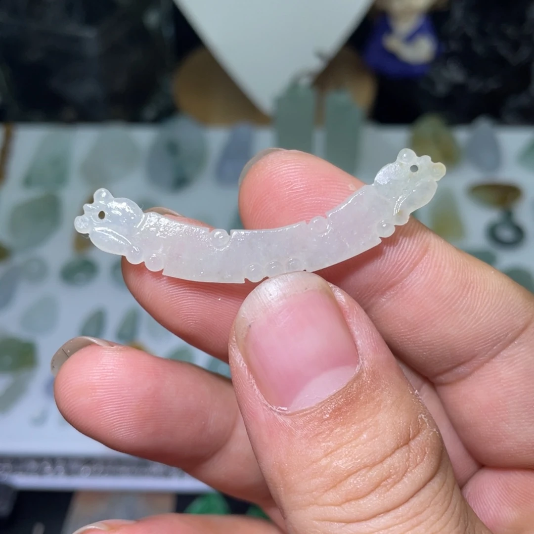 未镶嵌定制翡翠玉横