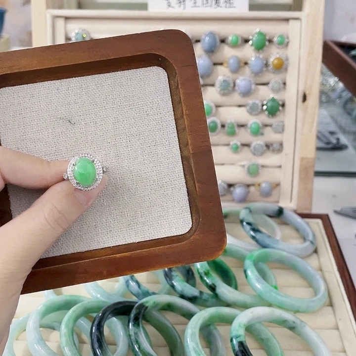 翡翠未镶嵌颈饰天然翡翠Ａ货