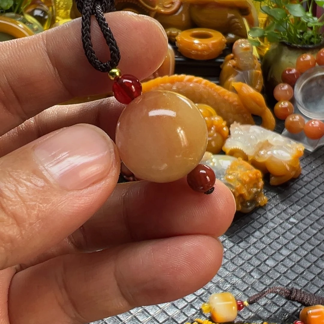 石英质玉未镶嵌颈饰