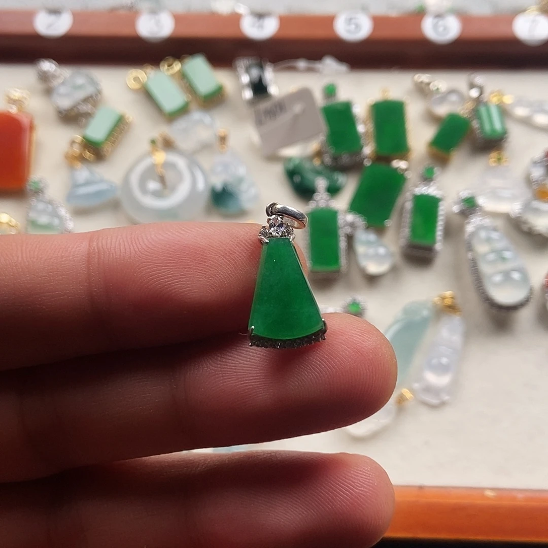 翡翠银S925镶嵌颈饰