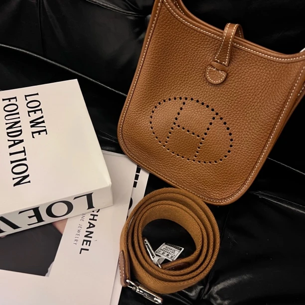 99新 Hermes/爱马仕 金棕色银扣伊芙琳miniZ刻