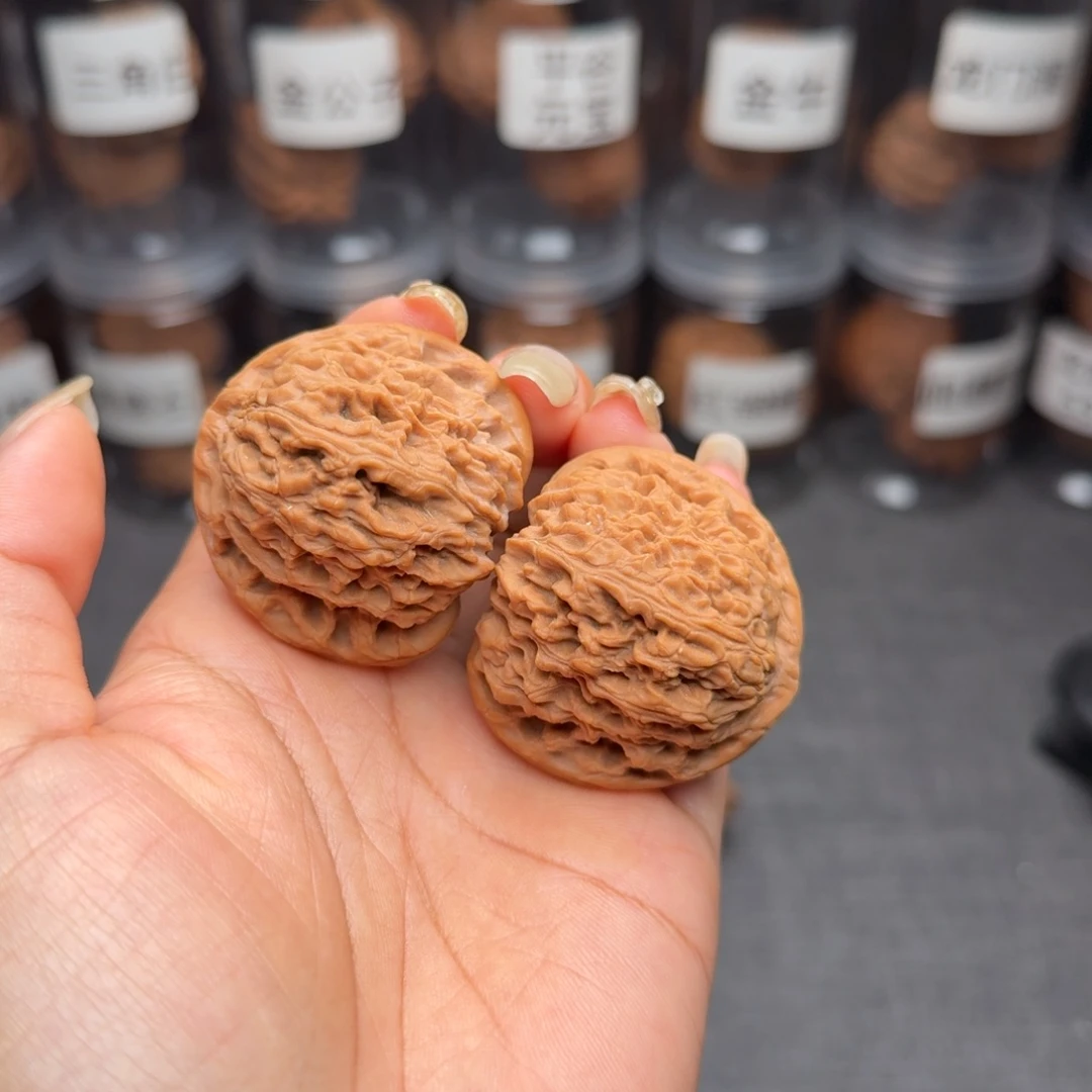 文玩核桃把件三角南疆