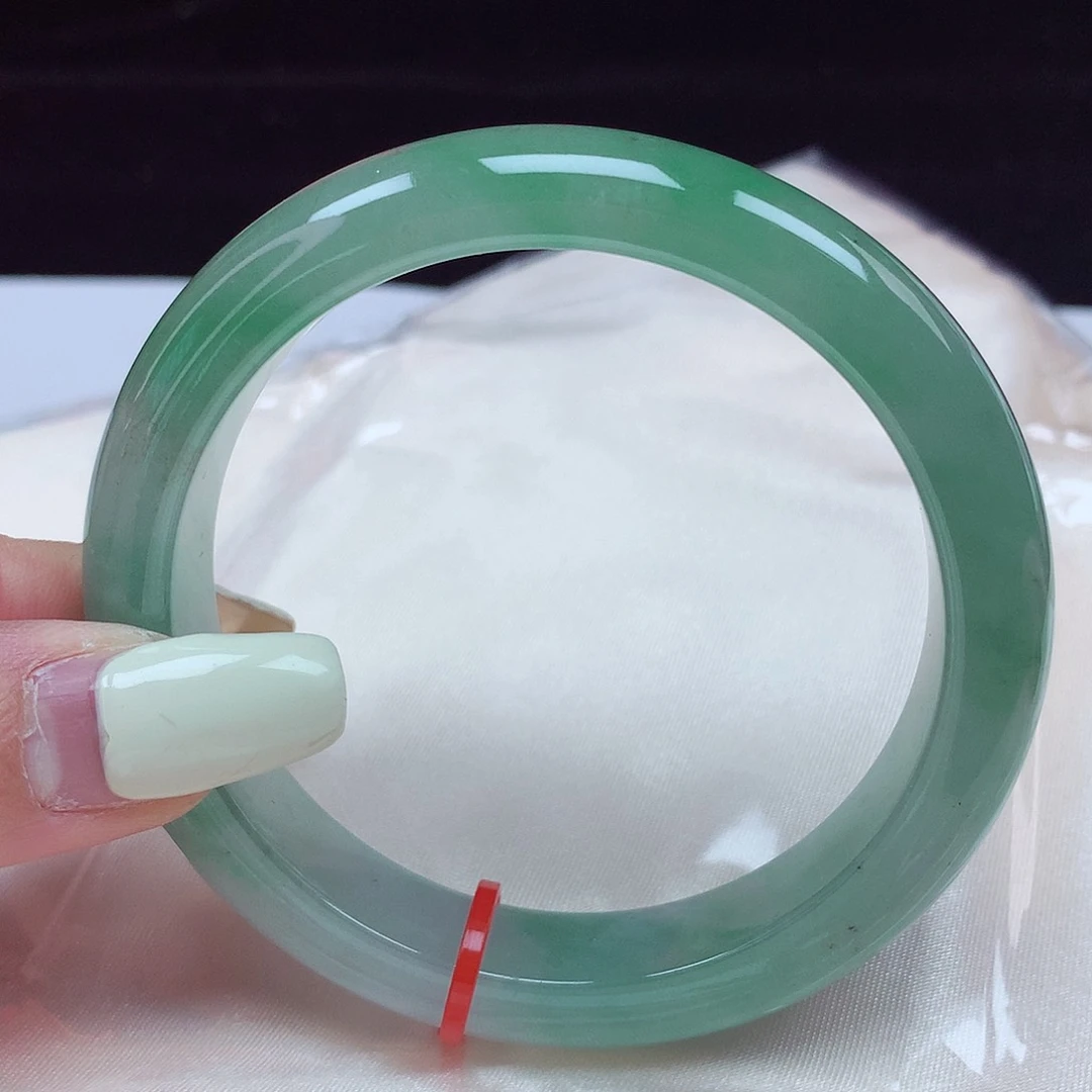 翡翠手镯未镶嵌57-58圈