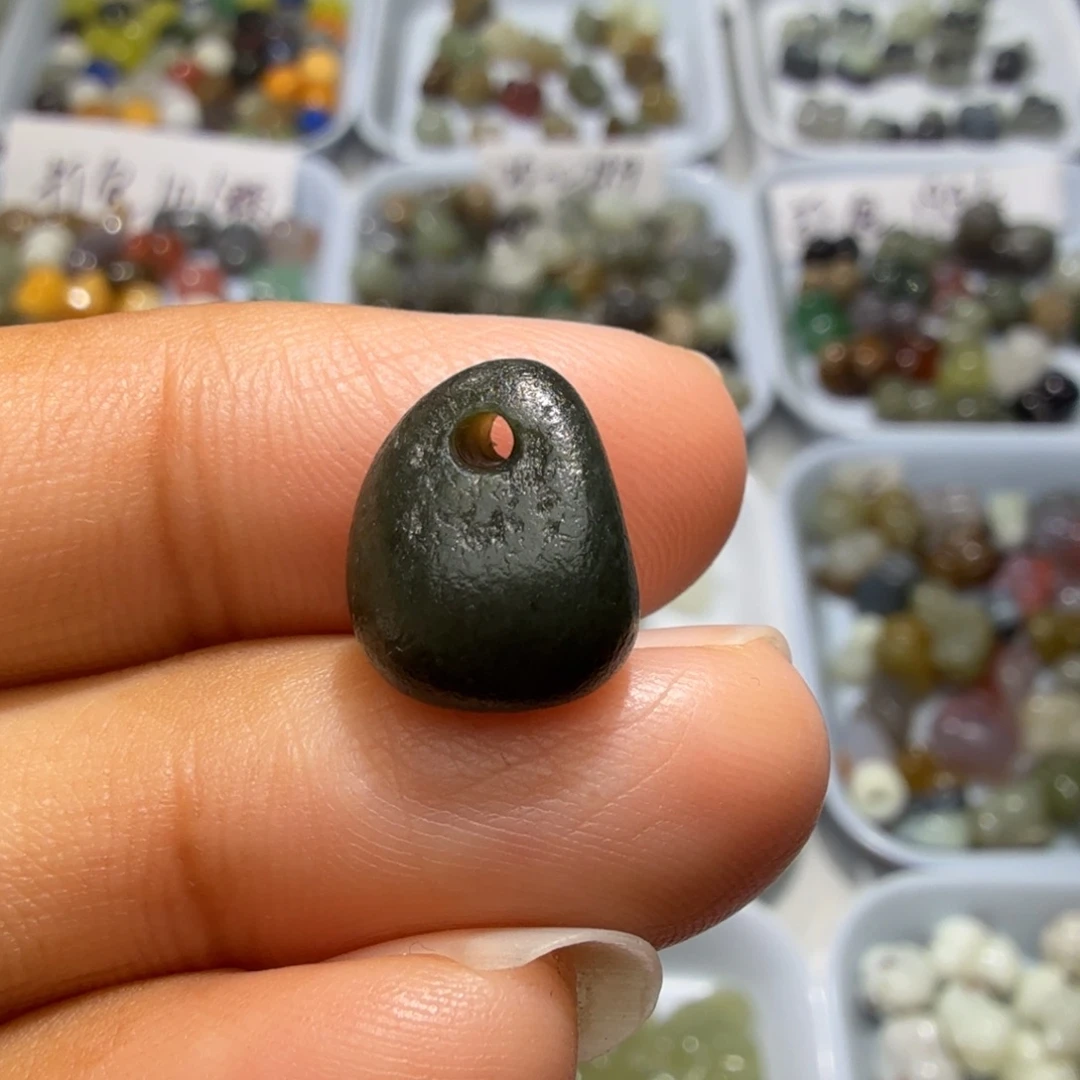 和田玉未镶嵌珠宝奇石