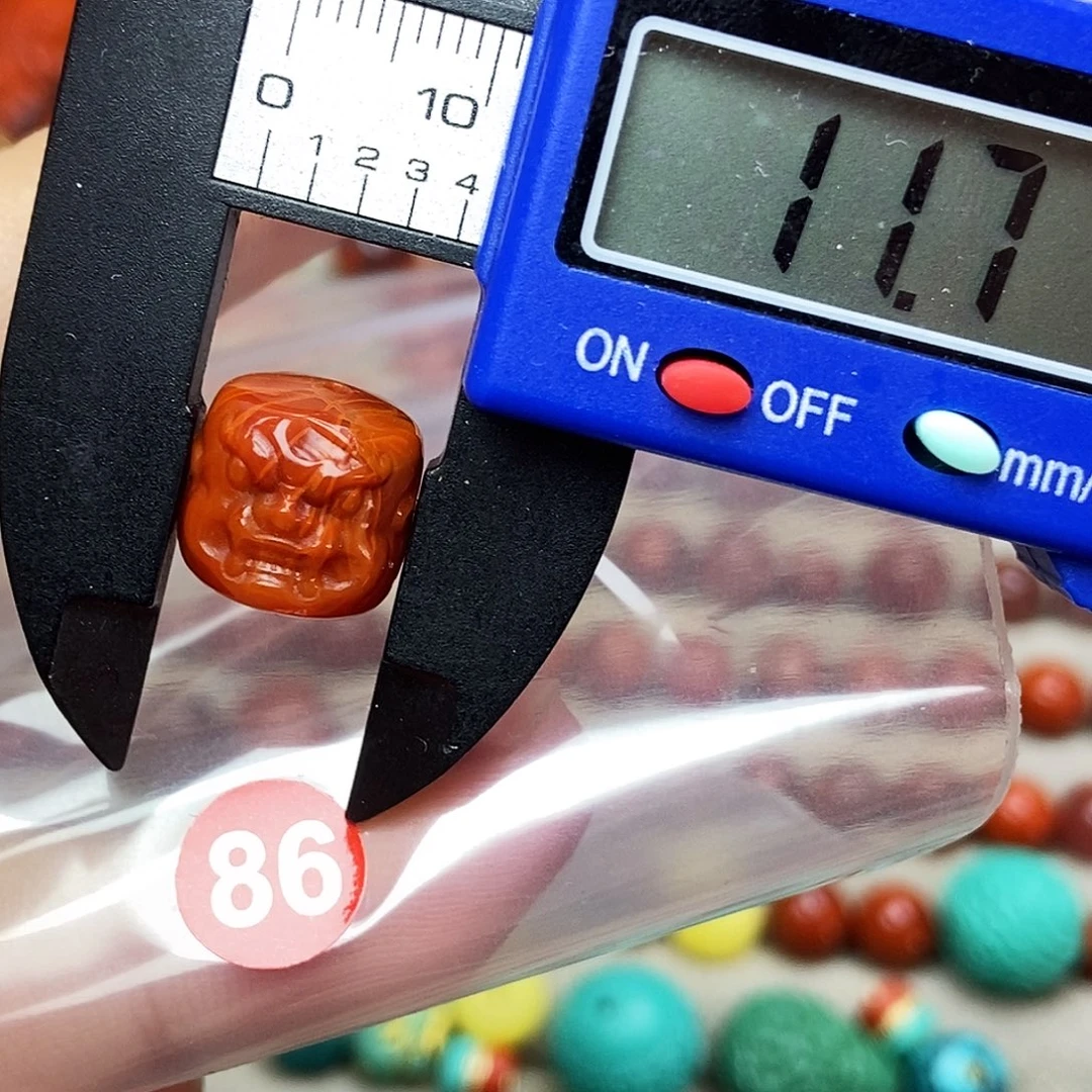 南红玛瑙未镶嵌南红玛瑙有瑕疵