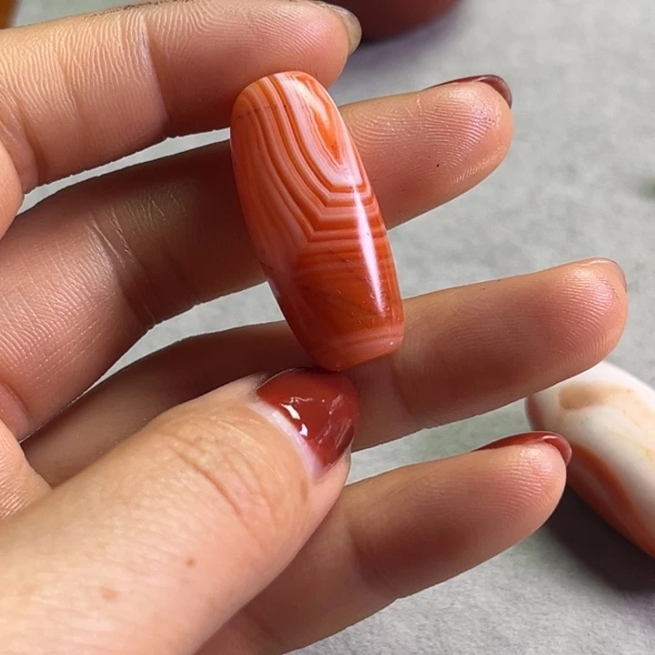 颈饰琉璃阿*琉璃………..