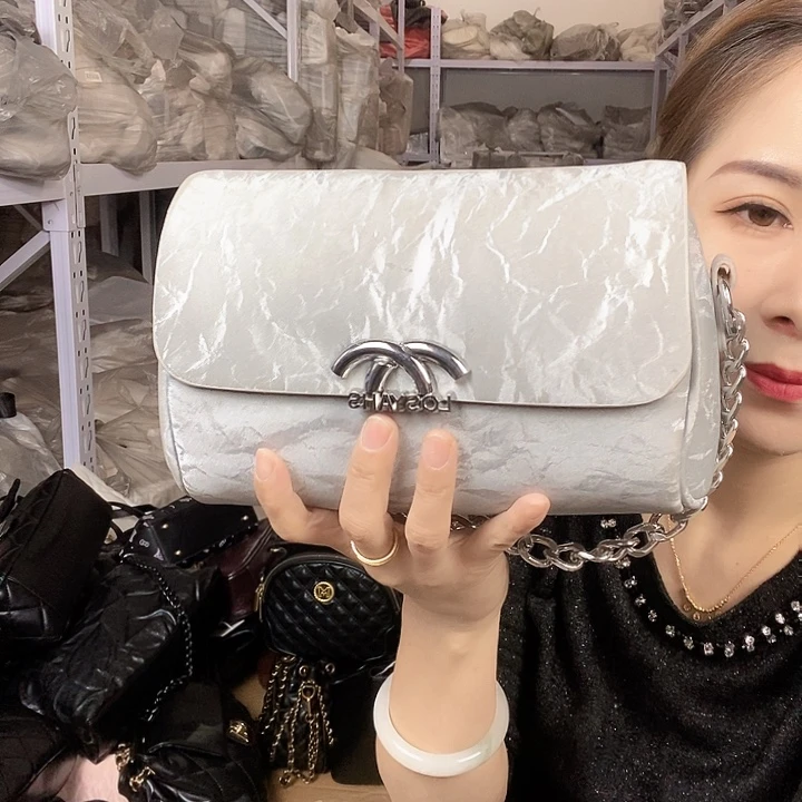 蚕丝小牛剖层皮革PU