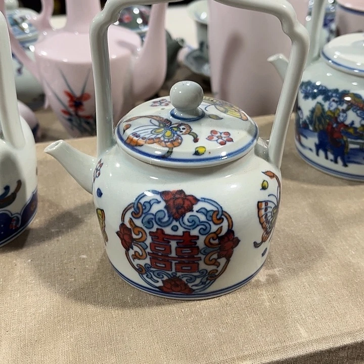 摆件如**幻景德镇陶瓷茶壶。绿。