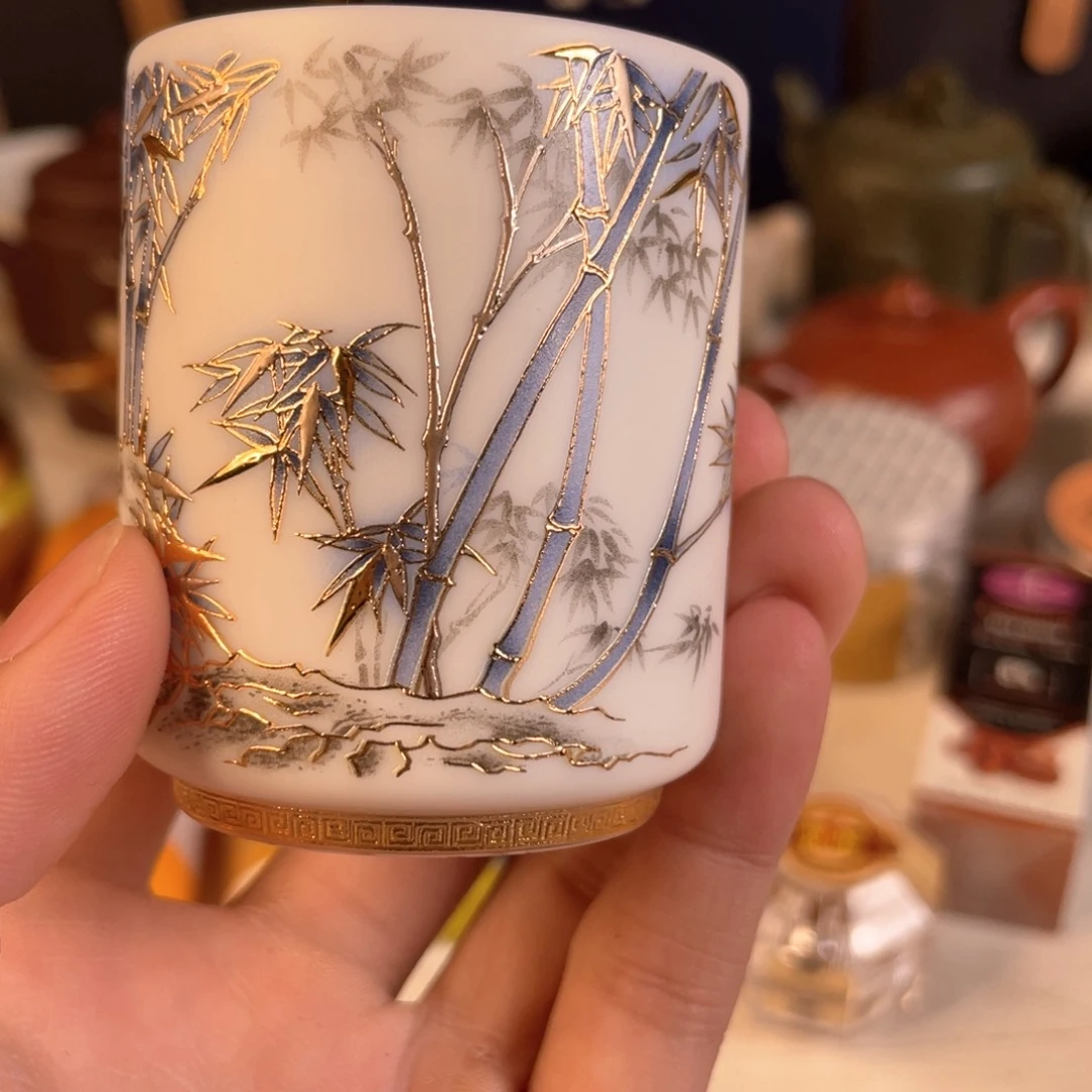 瓷片哈哈哈哈哈哈010