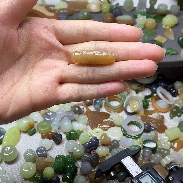 未镶嵌和田玉挂件天珠