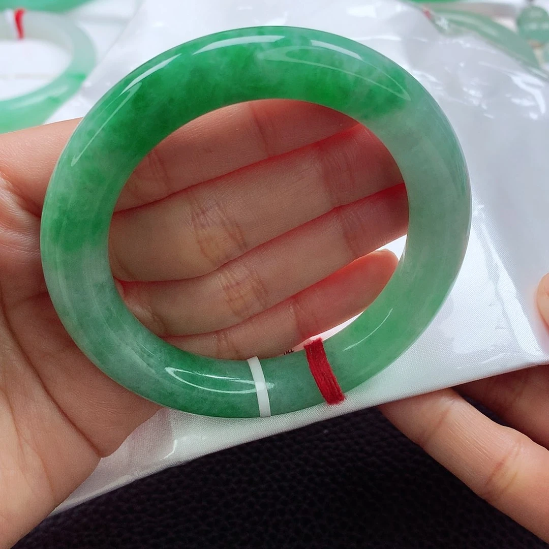 翡翠手镯未镶嵌53.7 辣绿 小圈强推