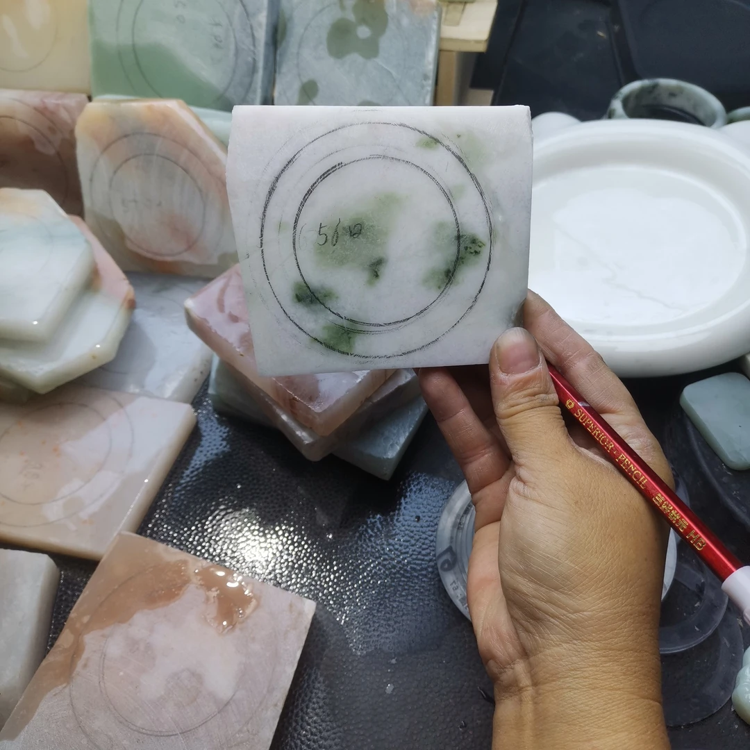 独山玉定制手镯多样性拍发其一