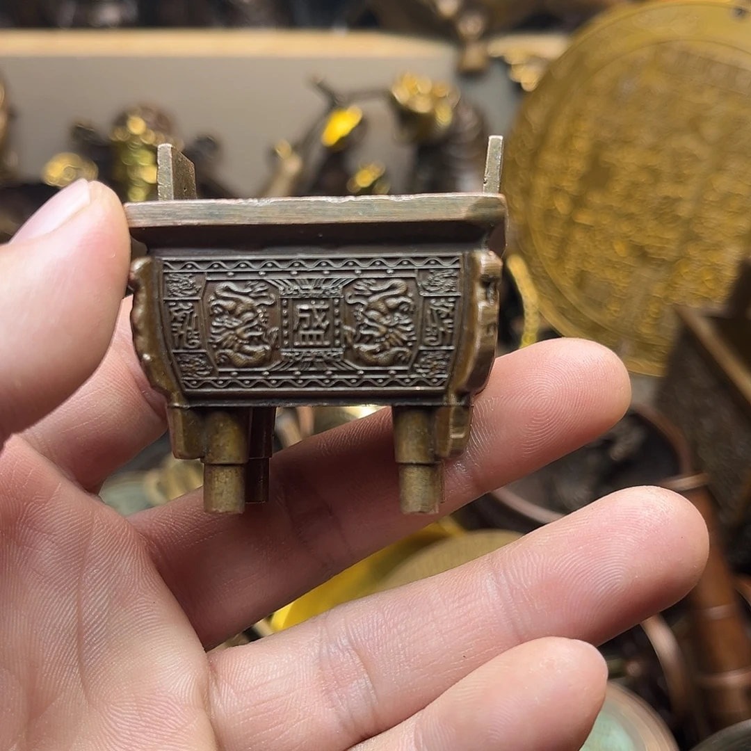 精美铜器工艺品等