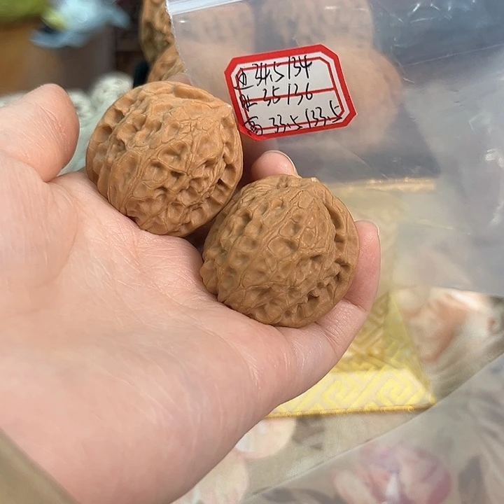 文玩核桃把件非嫁接北京