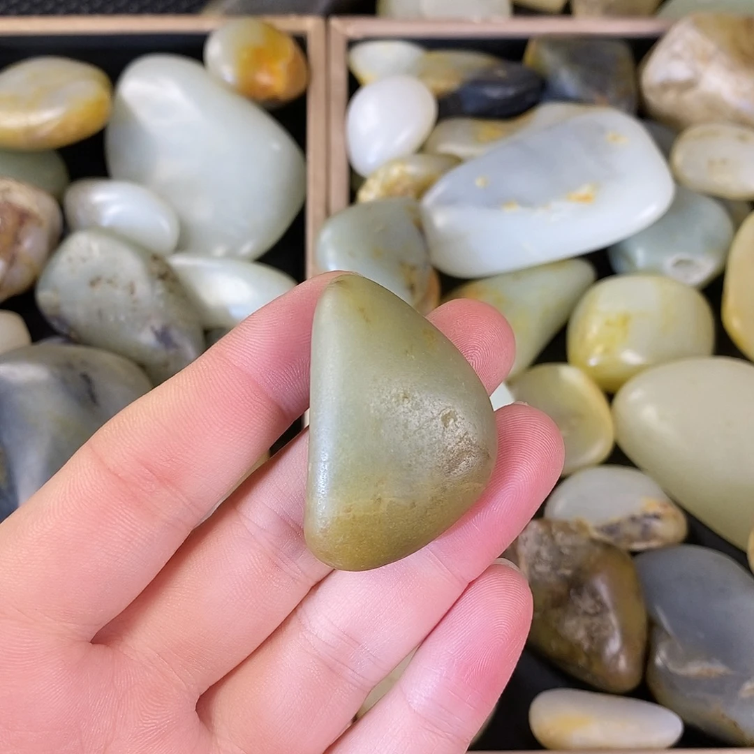 和田玉未镶嵌珠宝奇石