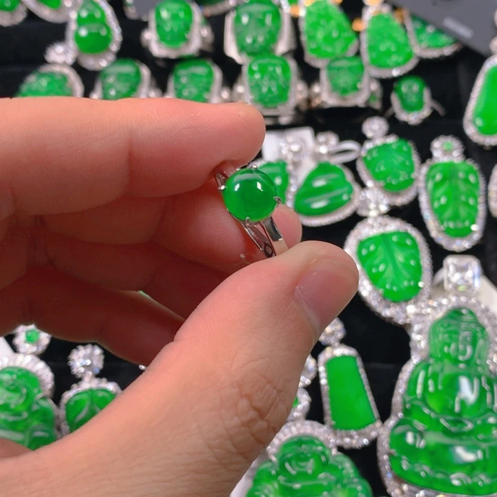 翡翠颈饰银S925镶嵌蛋面