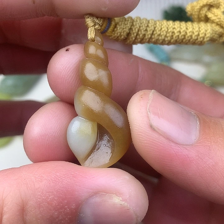 和田玉（糖玉）未镶嵌颈饰