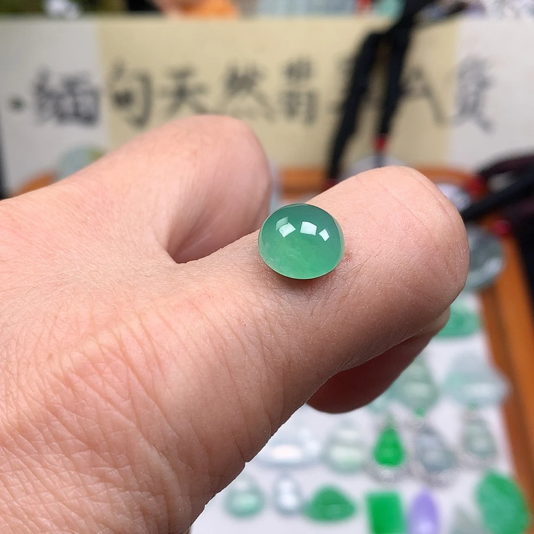 翡翠裸石缅甸天然A货翡翠阳绿蛋面
