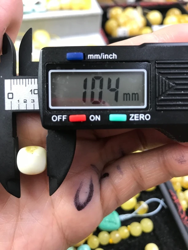 原矿蜜蜡俄料瓷白杂老型10mm