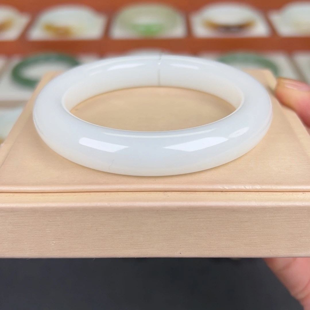 和田玉未镶嵌手镯和田玉白玉手镯