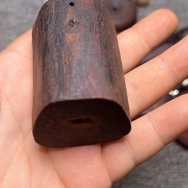 藤类降真香手把件紫红油精品高货