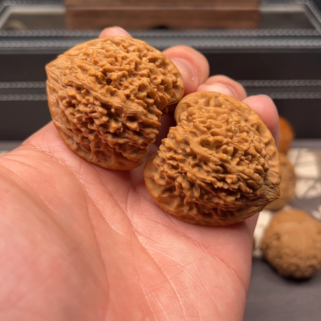 文玩核桃吊坠41百花山