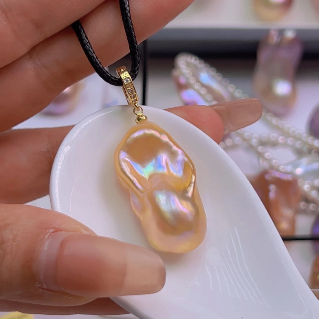 淡水珍珠吊坠(赠链)未镶嵌