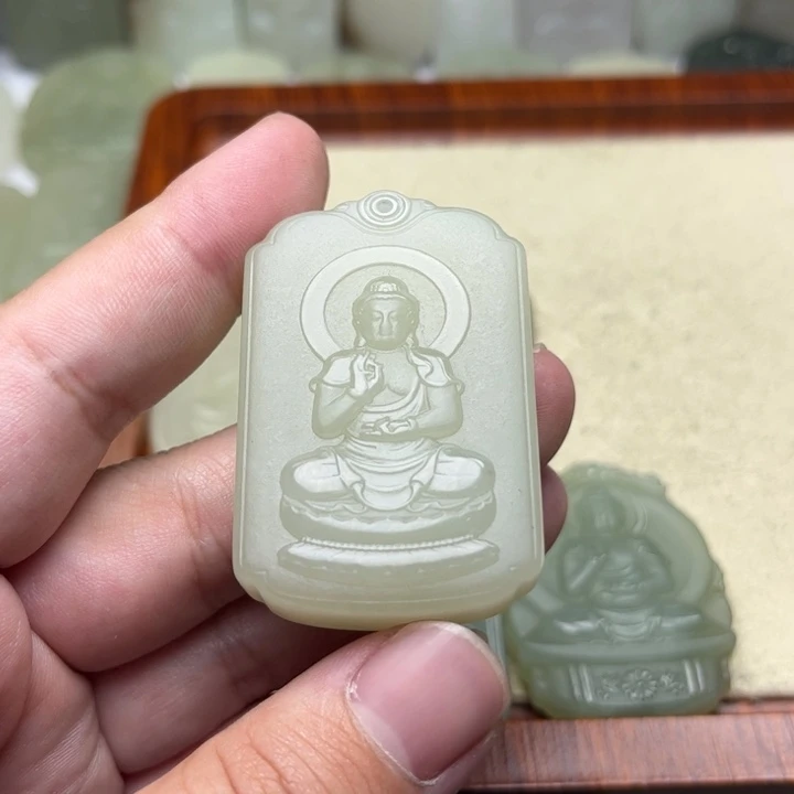 和田玉未镶嵌颈饰一**你