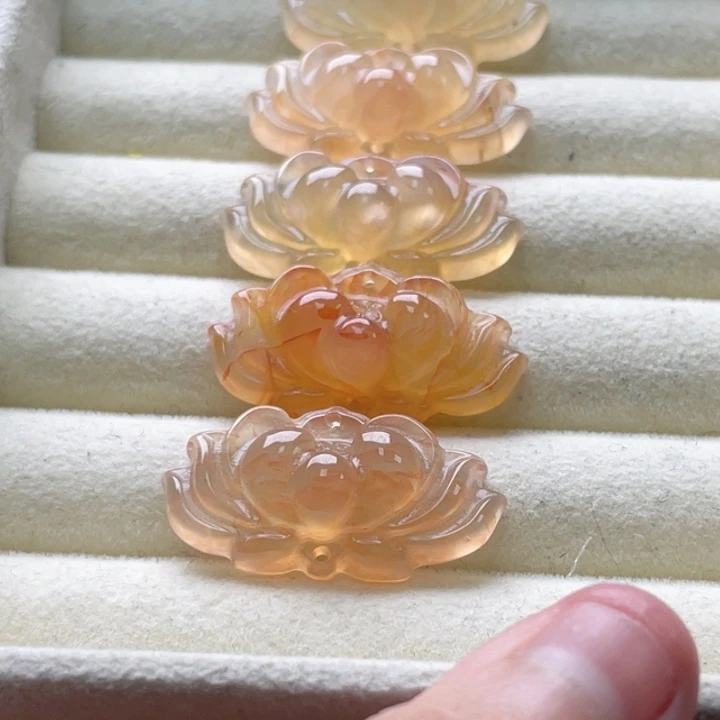 玛瑙/玉髓未镶嵌玛瑙龙纹莲花